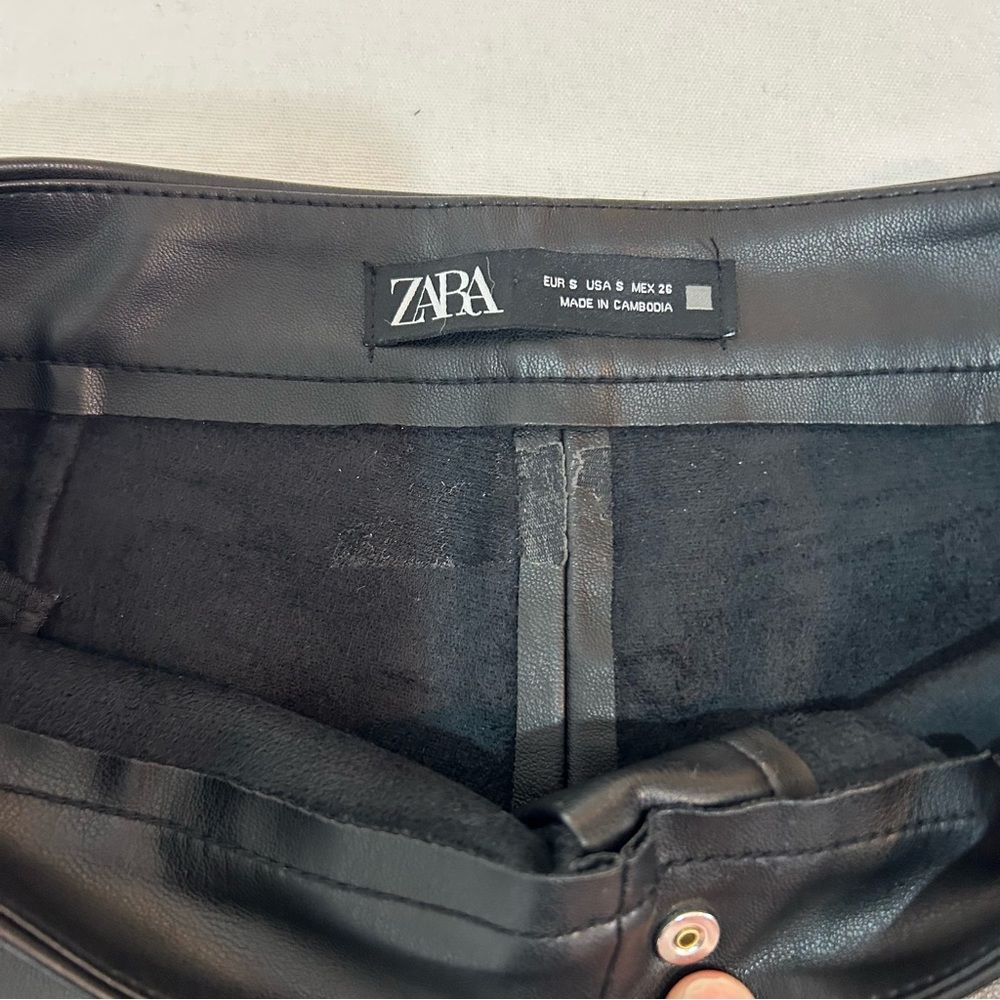 Zara Women’s‎ Black Faux Leather High Waist  Raw Hem Pants Size Small EUC - Picture 9 of 9